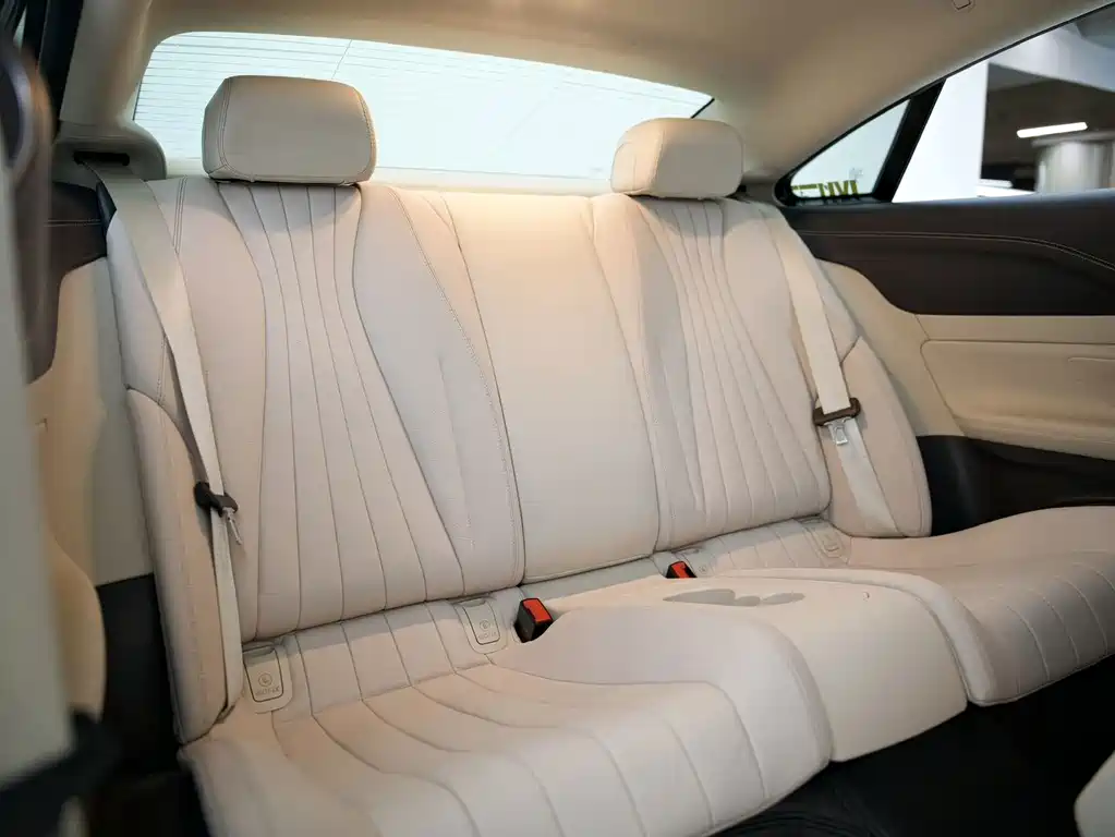Mercedes-Benz E-Class (Import) — фото 11