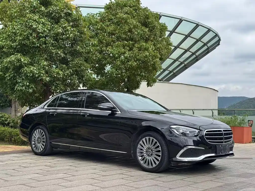 Mercedes-Benz E-Class — фото 3