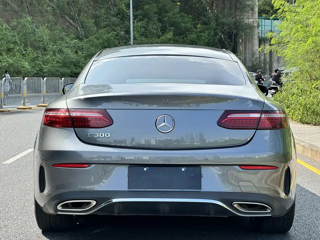 Mercedes-Benz E-Class (Import) — фото 11