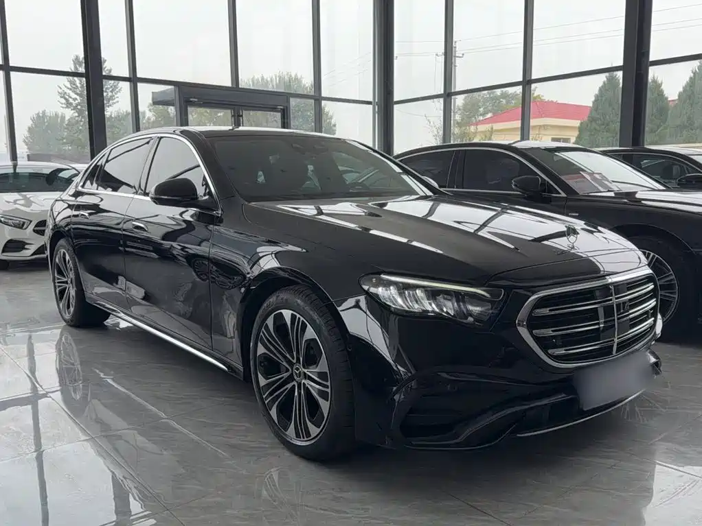 Mercedes-Benz E-Class — фото 10