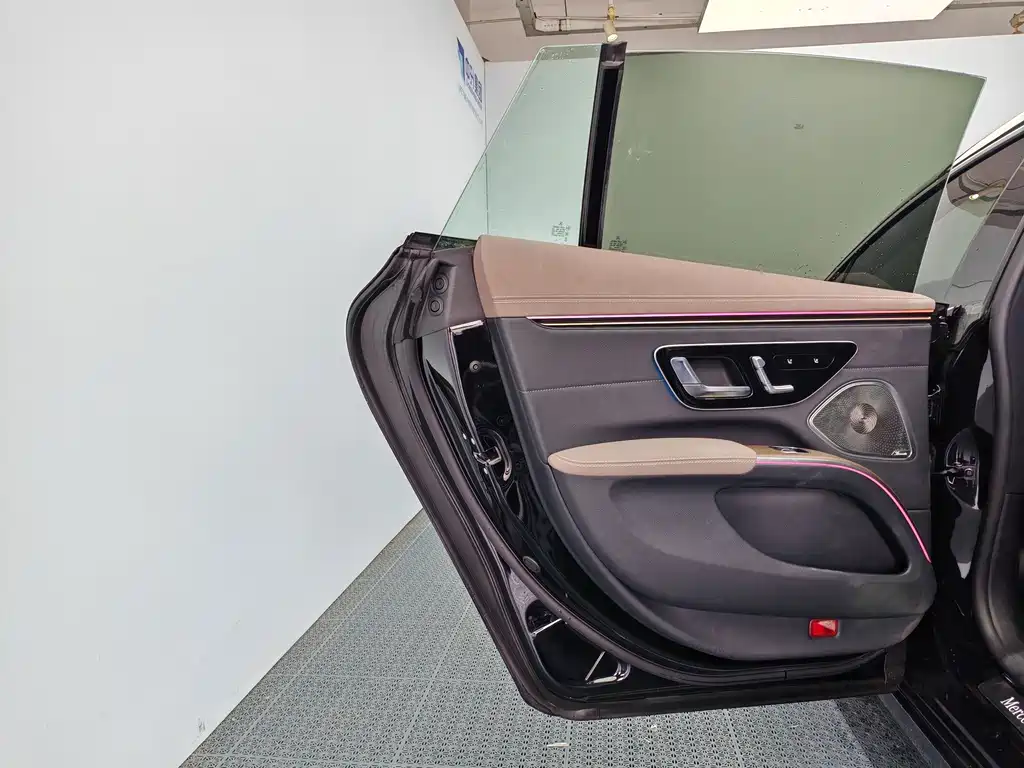 Mercedes-Benz EQS — фото 14