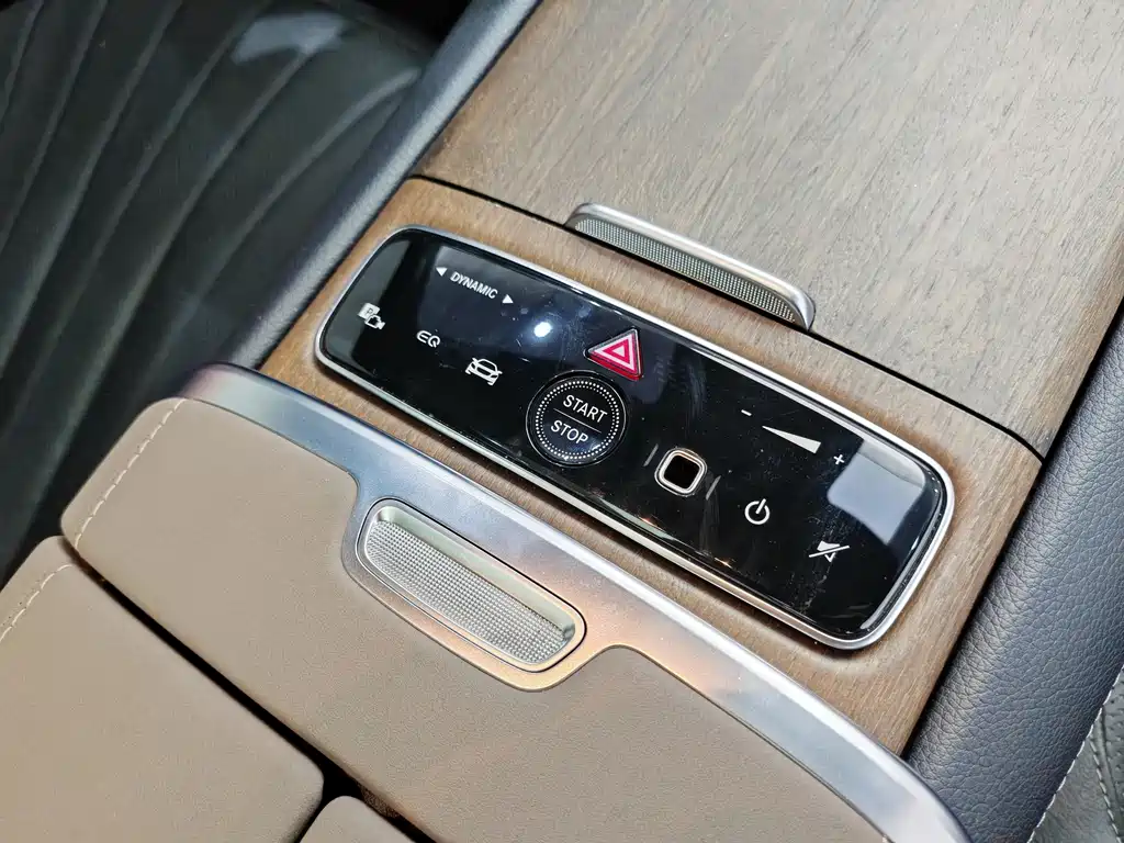Mercedes-Benz EQS — фото 16