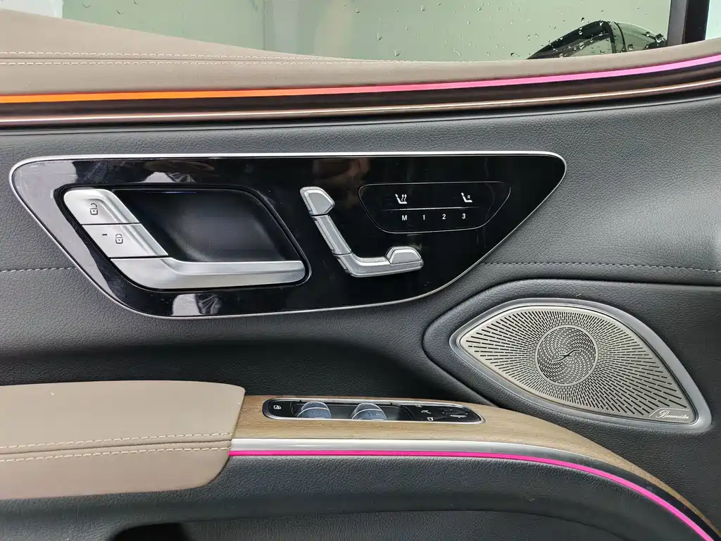 Mercedes-Benz EQS — фото 17