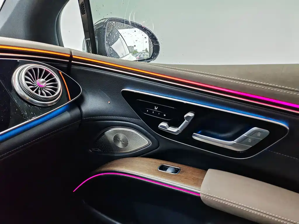 Mercedes-Benz EQS — фото 18
