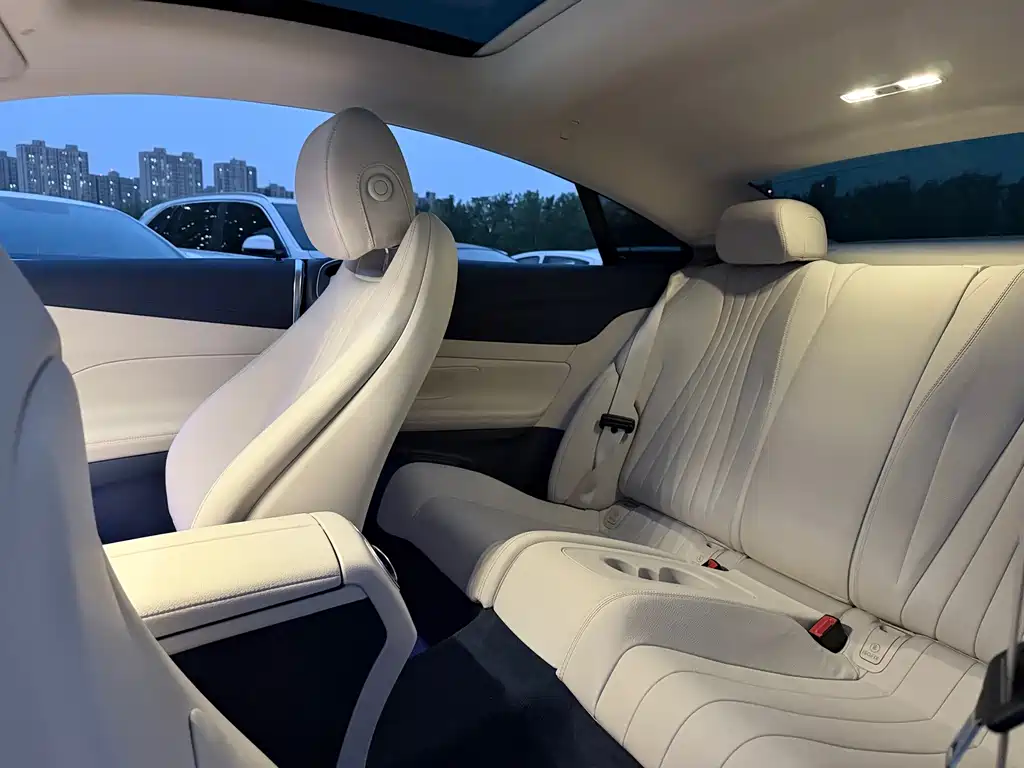 Mercedes-Benz E-Class (Import) — фото 16