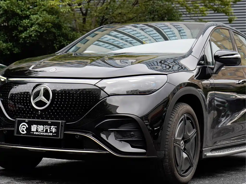 Mercedes-Benz EQE SUV — фото 6