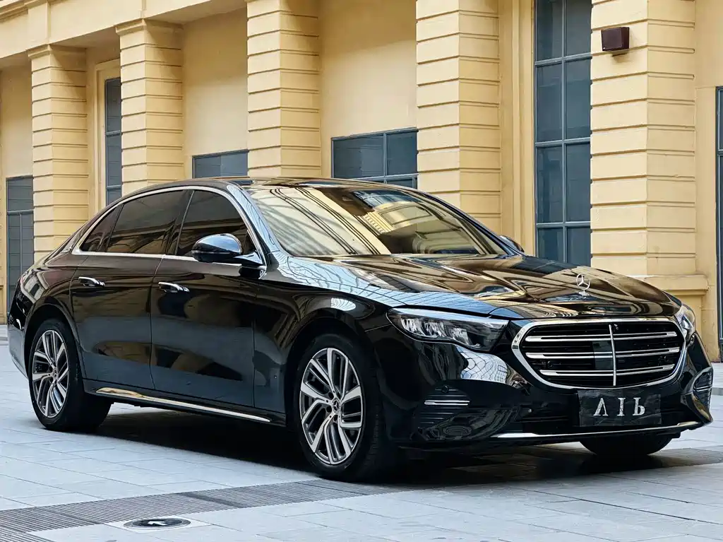 Mercedes-Benz E-Class — фото 3