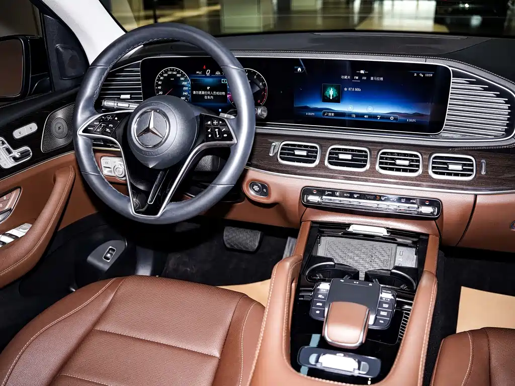 Mercedes-Benz GLE (Import) — фото 32