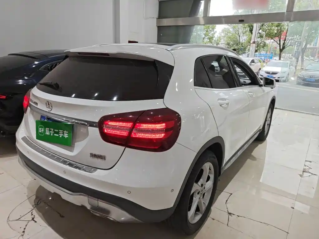Mercedes-Benz GLA — фото 7