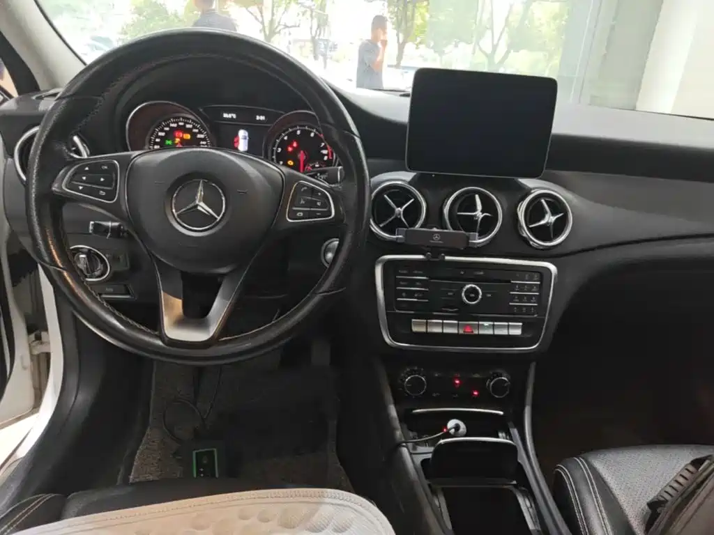 Mercedes-Benz GLA — фото 10