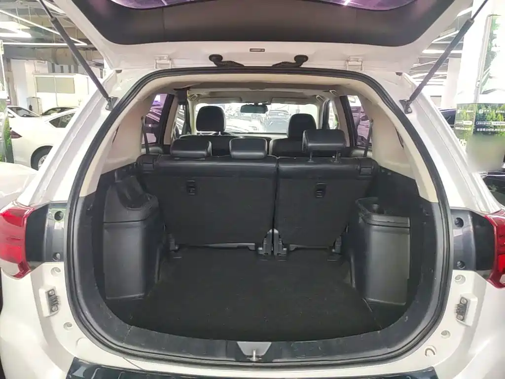 Mitsubishi Outlander — фото 19