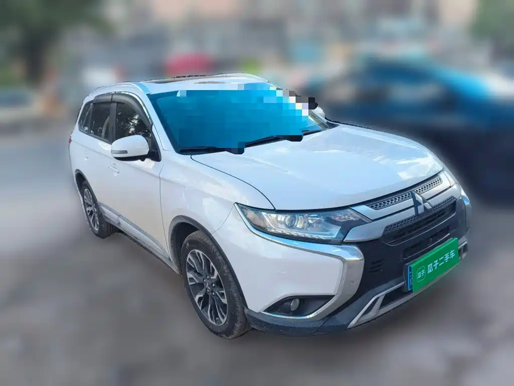 Mitsubishi Outlander — фото 3
