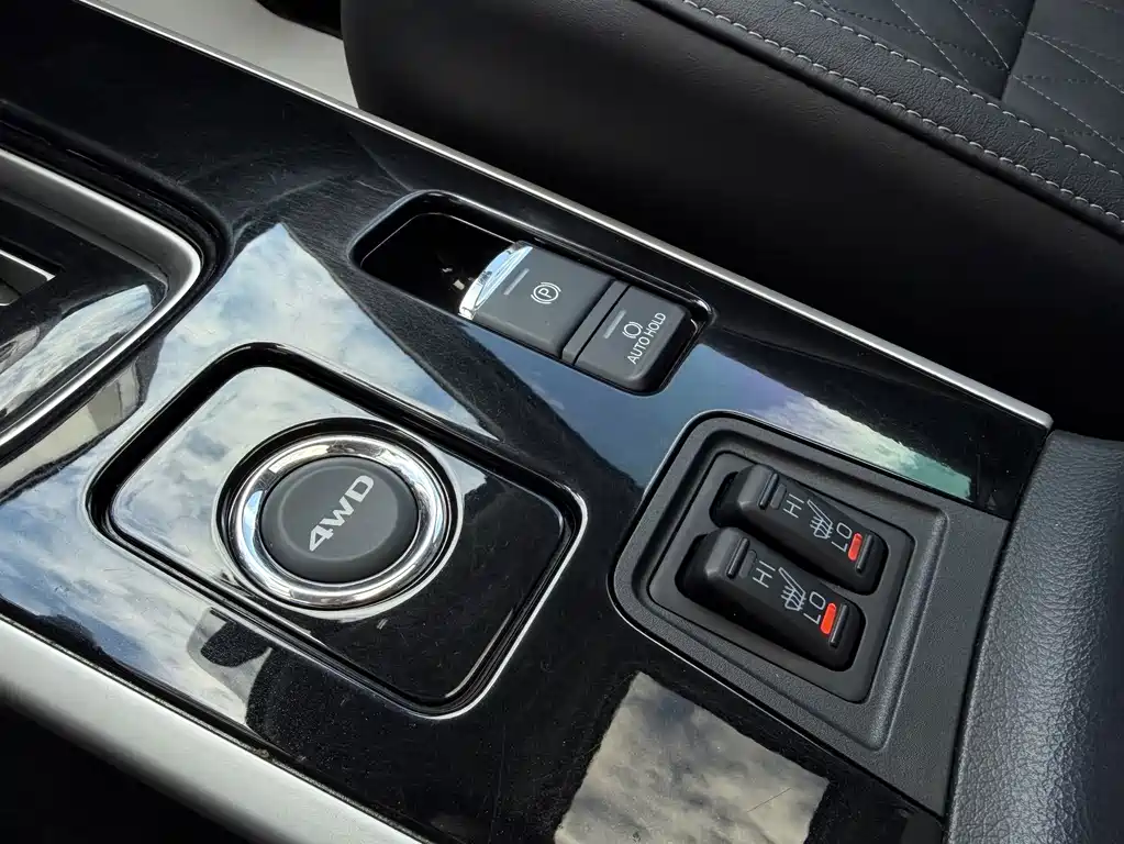 Mitsubishi Outlander — фото 10