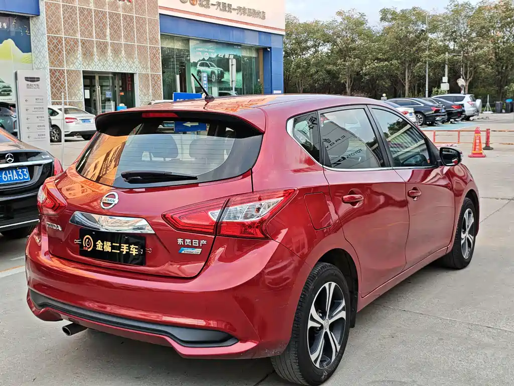 Nissan Tiida — фото 3