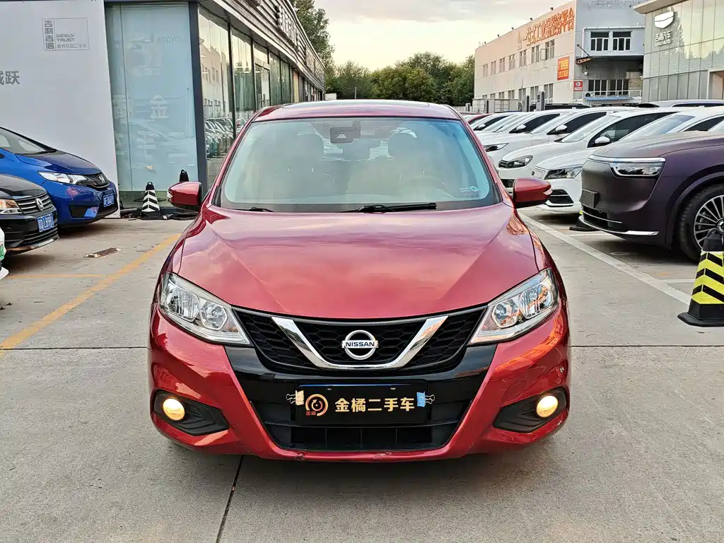 Nissan Tiida — фото 6