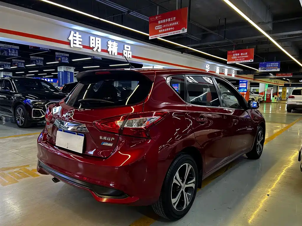 Nissan Tiida — фото 14