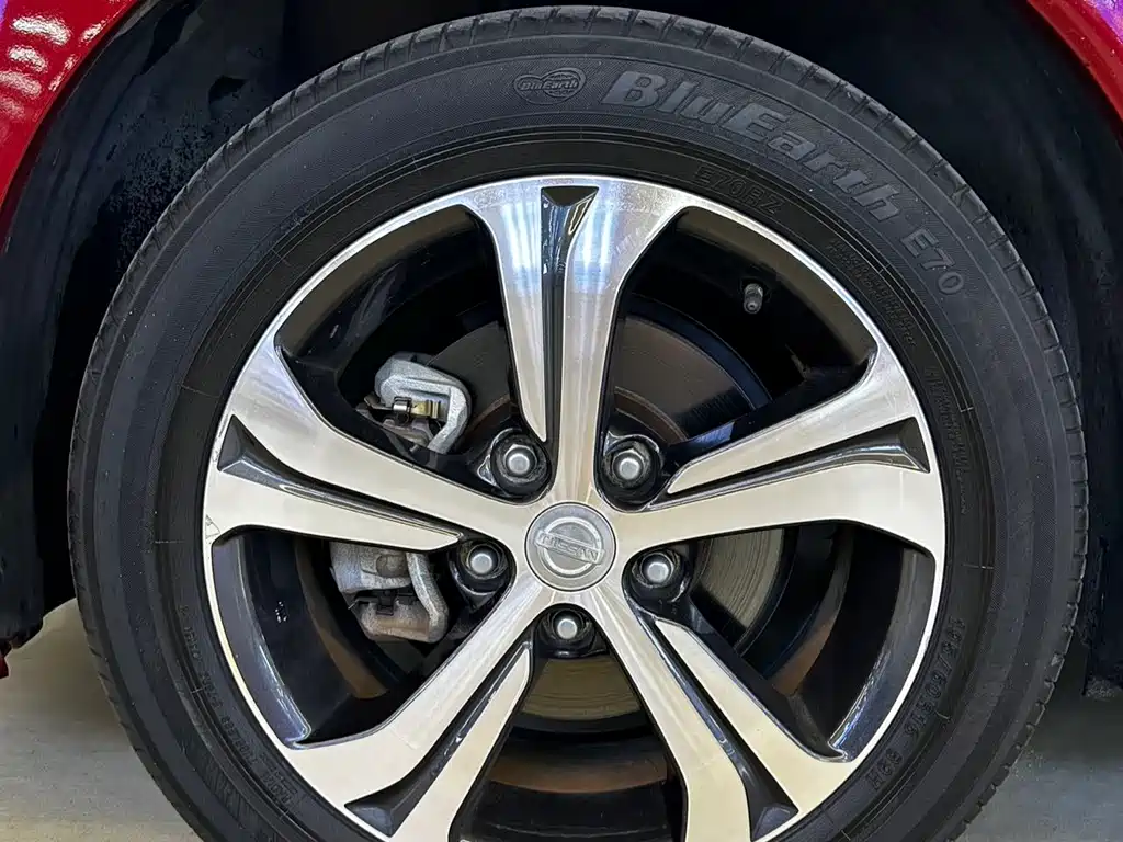 Nissan Tiida — фото 10