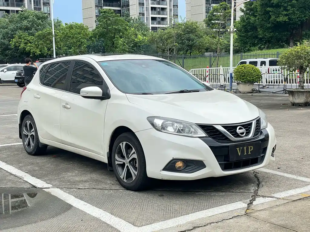 Nissan Tiida — фото 3