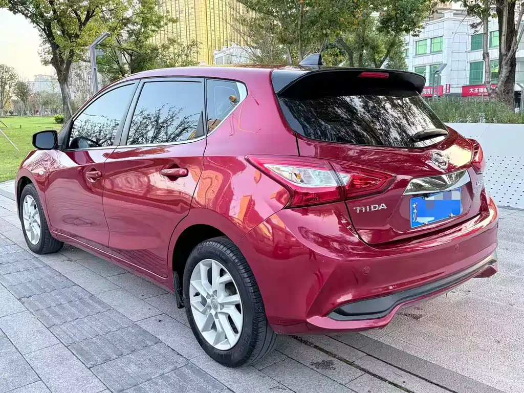 Nissan Tiida — фото 8