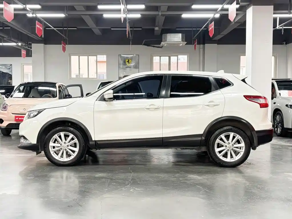 Nissan Qashqai — фото 4