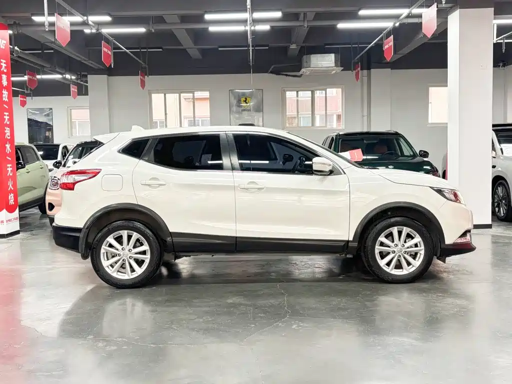 Nissan Qashqai — фото 6