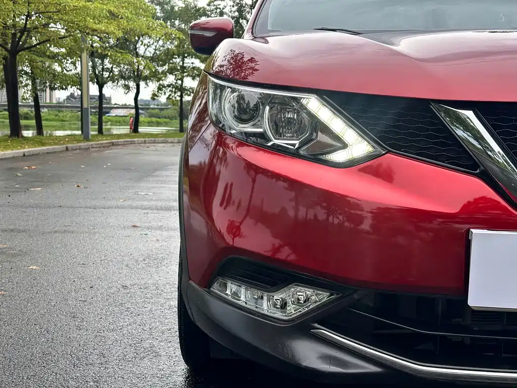 Nissan Qashqai — фото 4