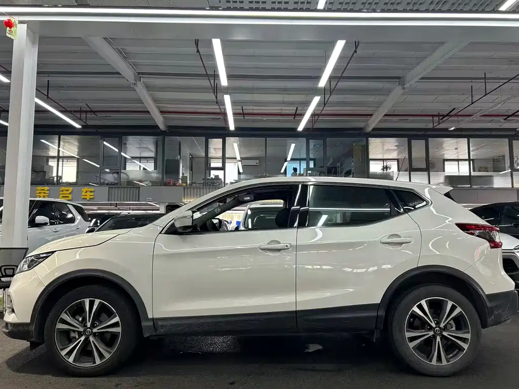 Nissan Qashqai — фото 3