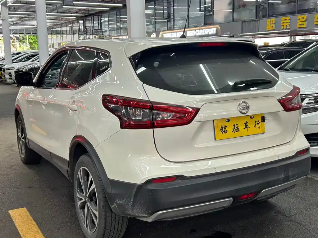 Nissan Qashqai — фото 4