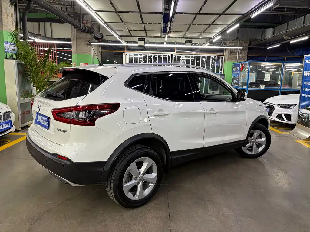 Nissan Qashqai — фото 5