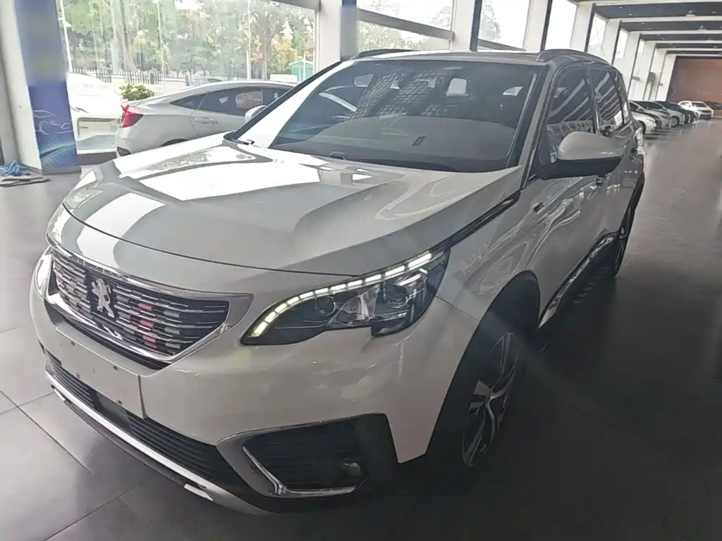 Peugeot 5008 — фото 2