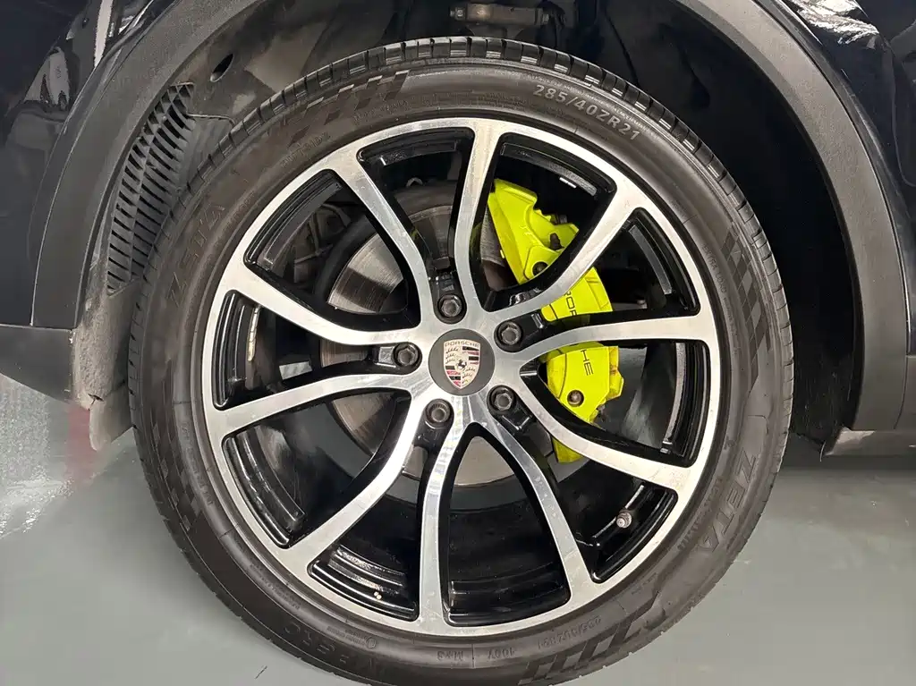 Porsche Cayenne Hybrid — фото 7
