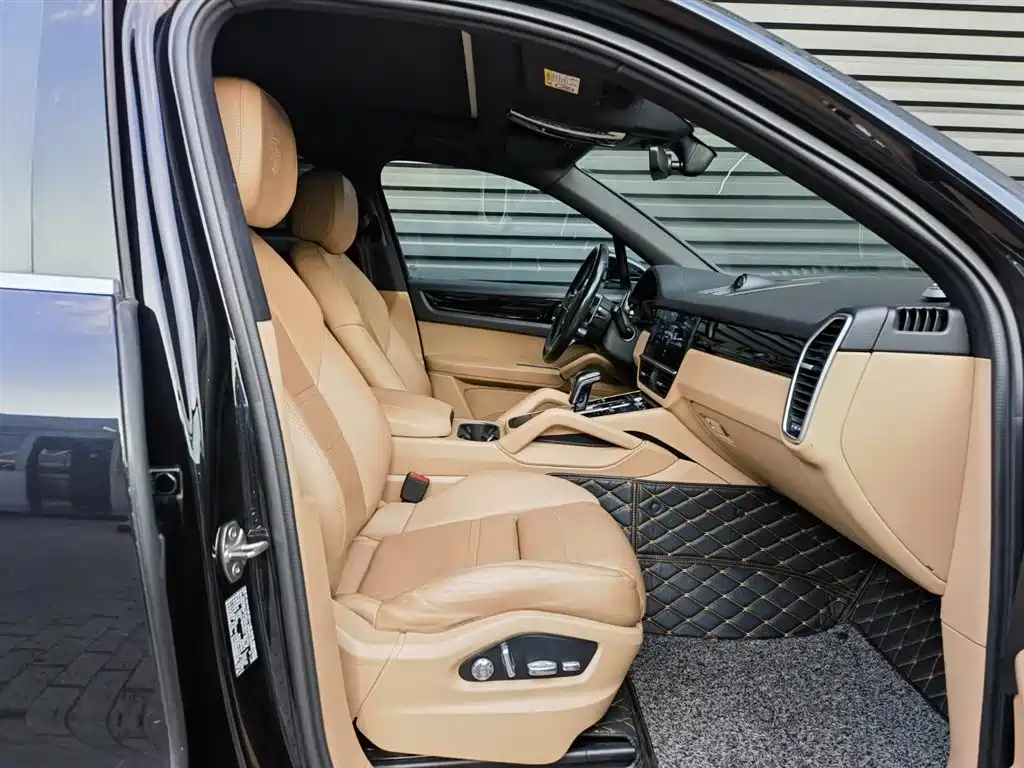 Porsche Cayenne Hybrid — фото 6