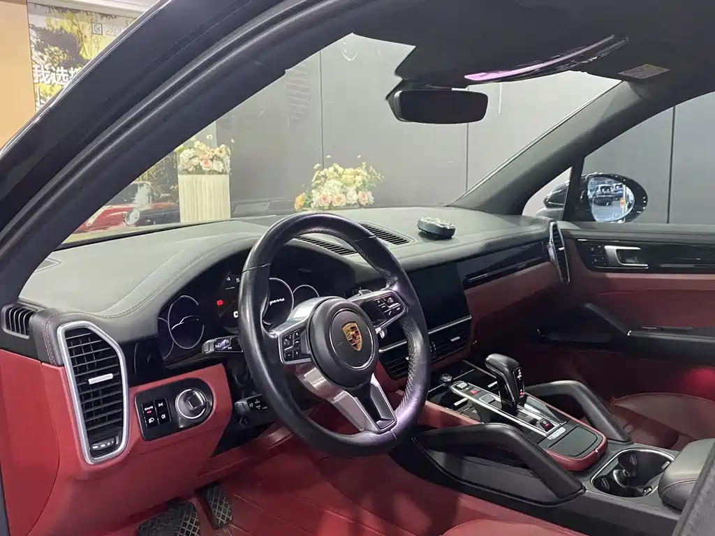 Porsche Cayenne — фото 4