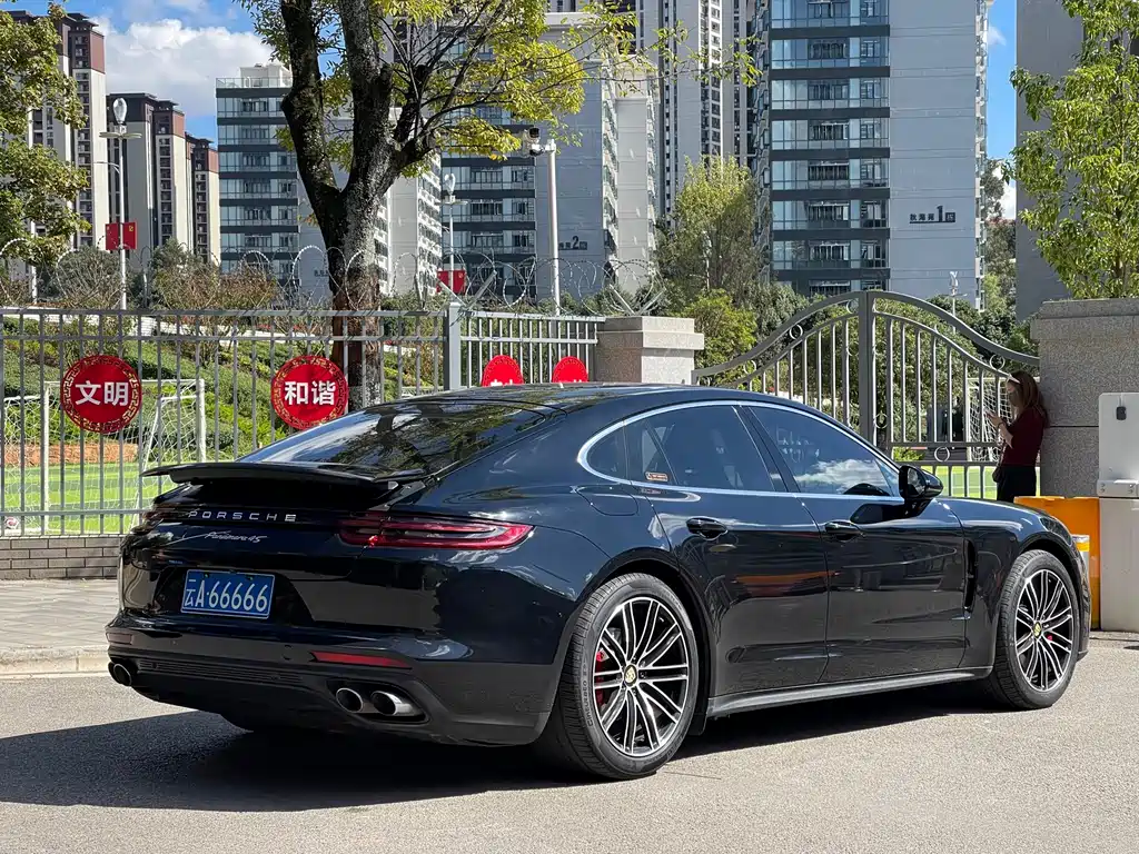 Porsche Panamera — фото 9