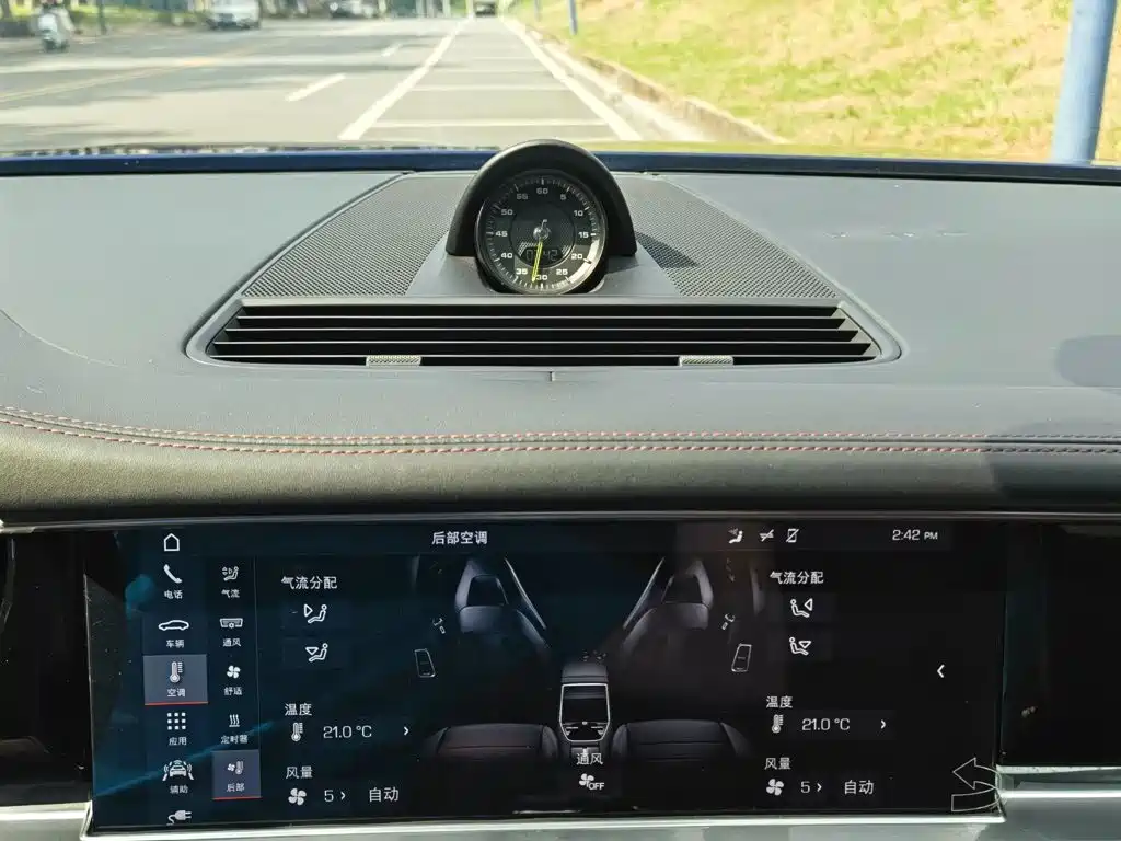 Porsche Panamera Hybrid — фото 21