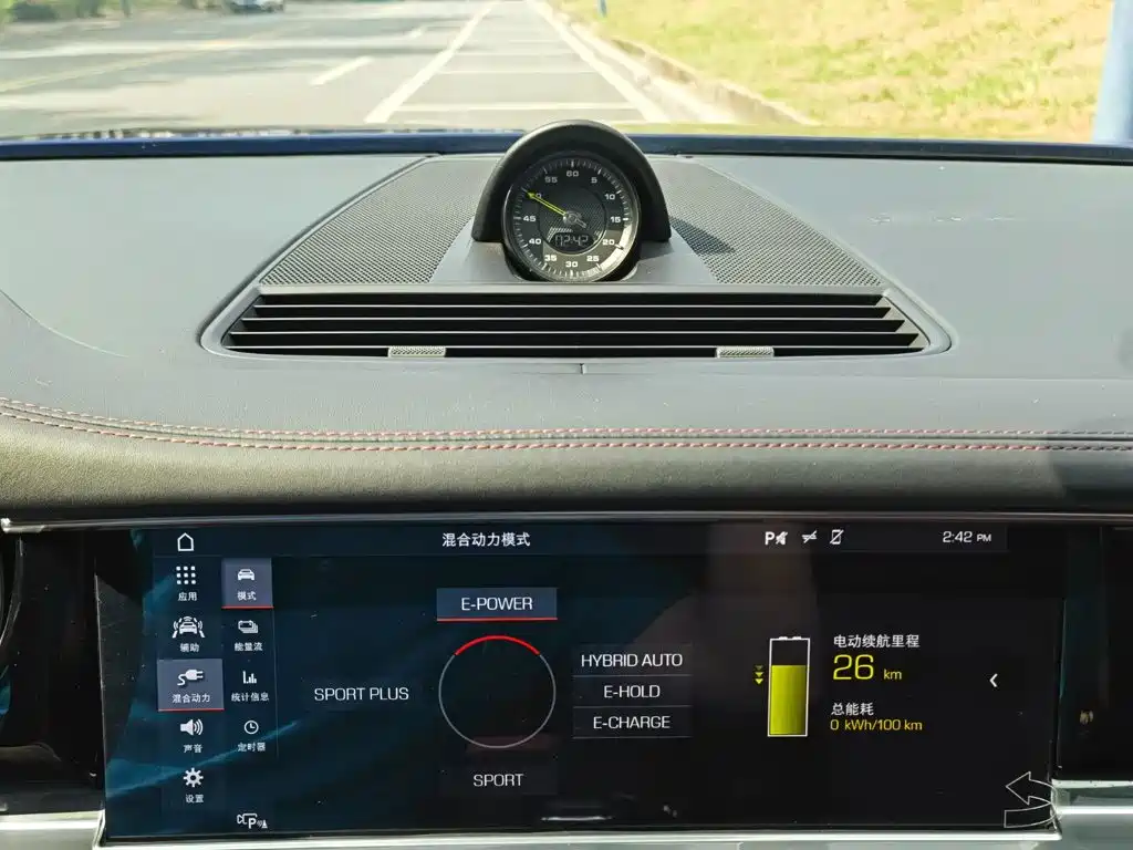 Porsche Panamera Hybrid — фото 22