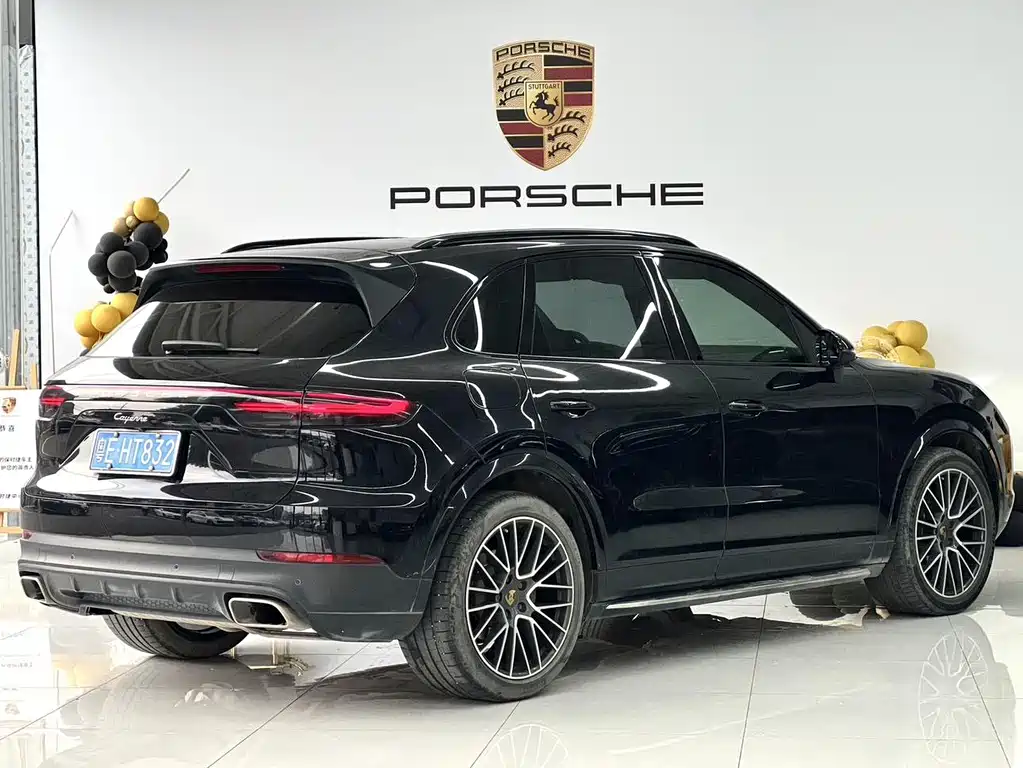 Porsche Cayenne — фото 11