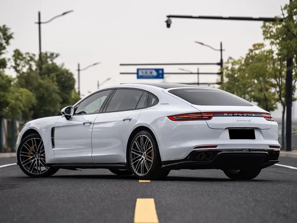 Porsche Panamera — фото 4