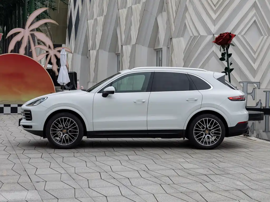 Porsche Cayenne — фото 8
