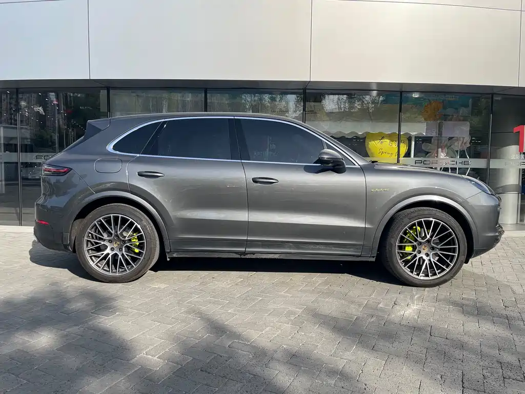 Porsche Cayenne Hybrid — фото 8