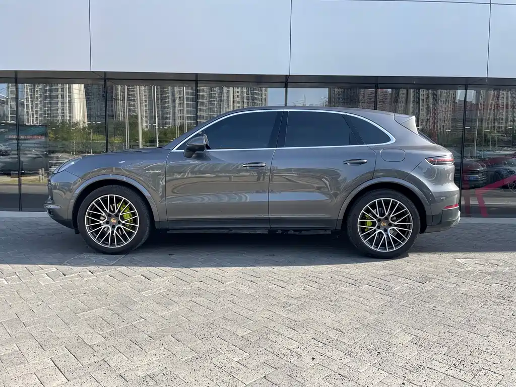 Porsche Cayenne Hybrid — фото 9