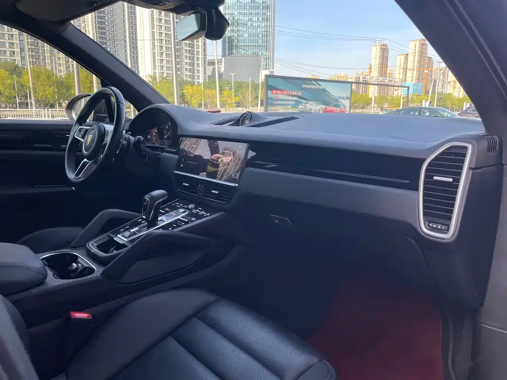 Porsche Cayenne Hybrid — фото 10