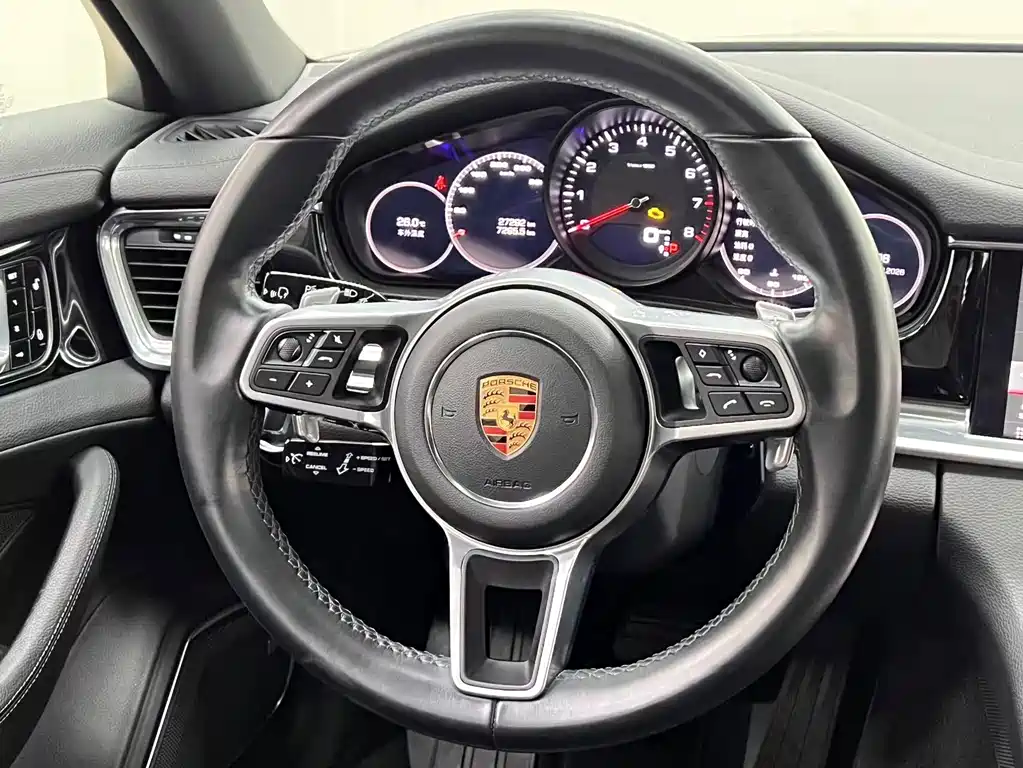 Porsche Panamera — фото 25