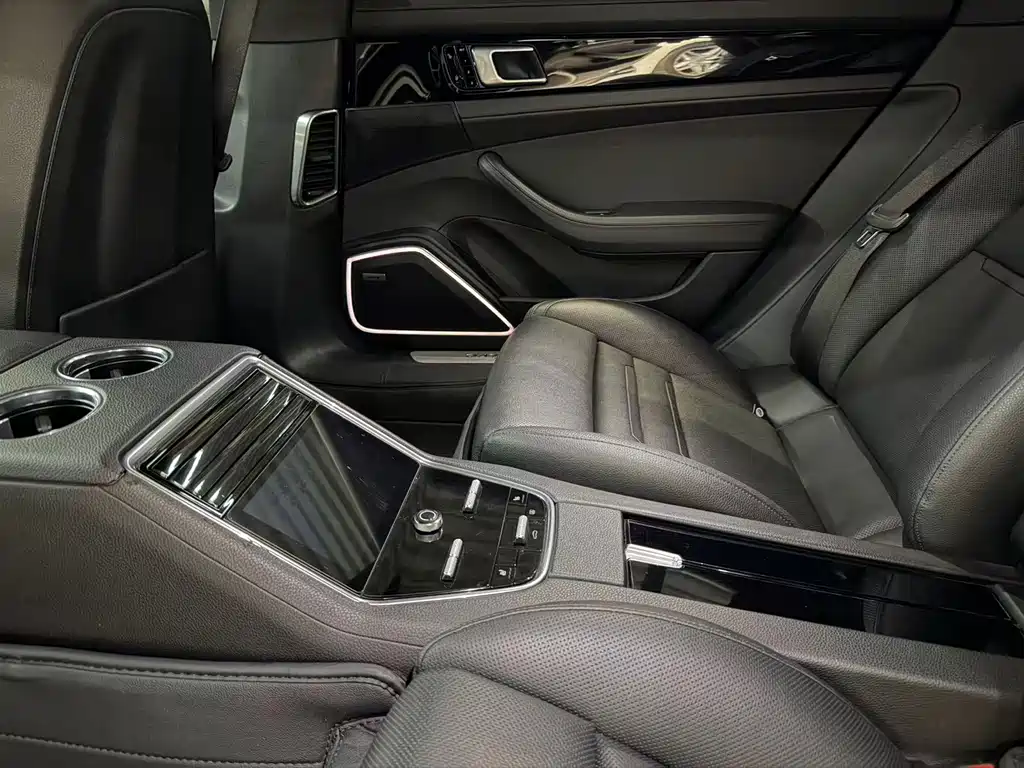 Porsche Panamera — фото 10