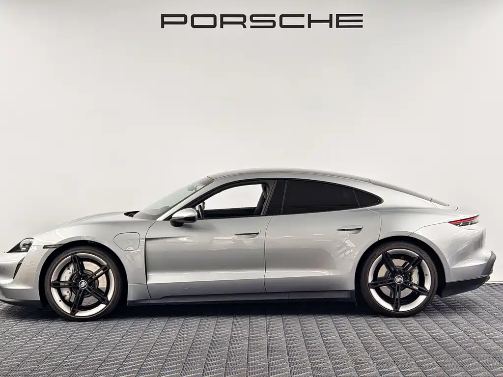 Porsche Taycan — фото 4