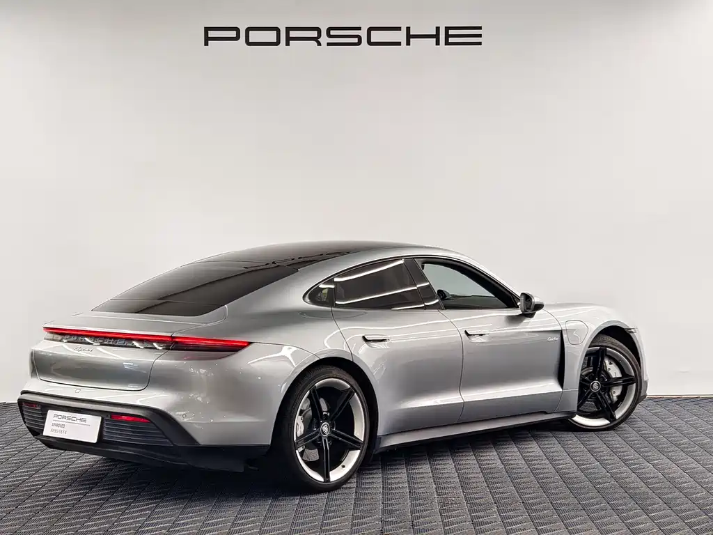 Porsche Taycan — фото 5