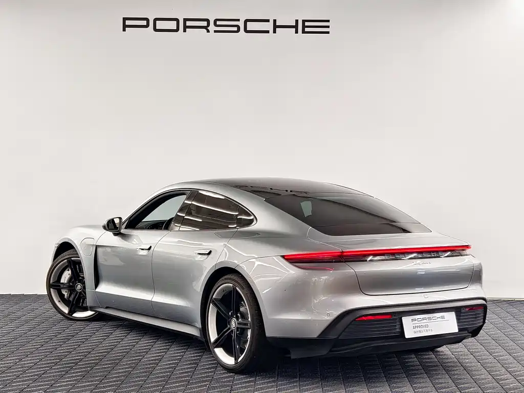 Porsche Taycan — фото 6