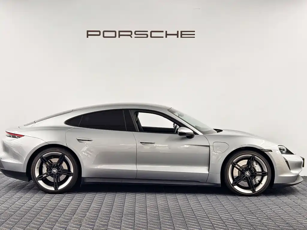 Porsche Taycan — фото 8