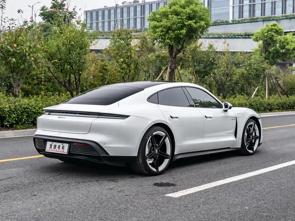 Porsche Taycan — фото 6