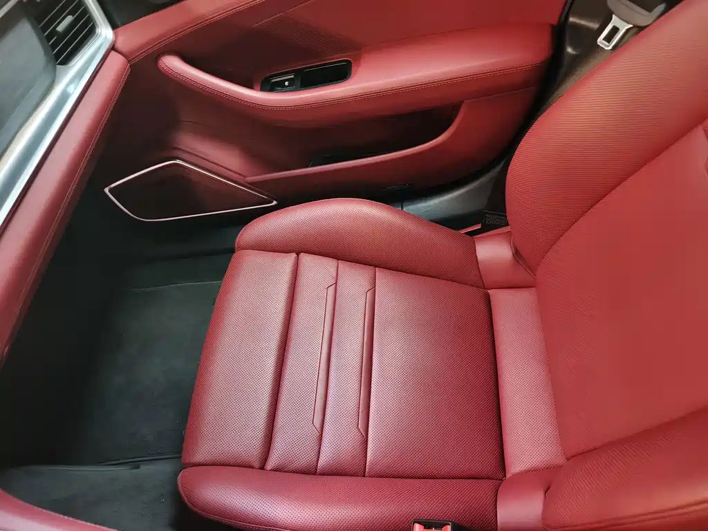 Porsche Panamera — фото 10